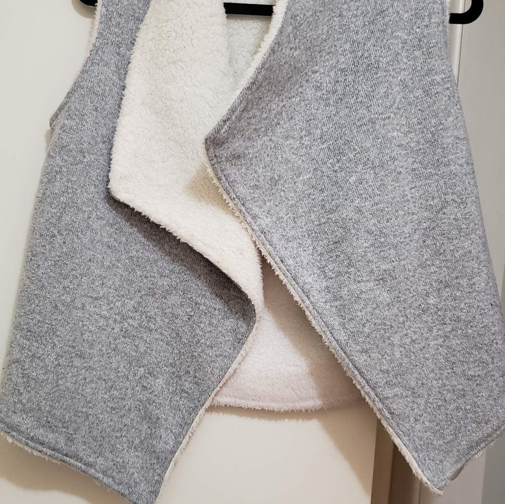 Vest - Picture 3 of 3